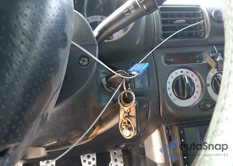 2001 Toyota Mr2 Spyder z USA, uszkodzony, nr VIN JTDFR320110038921